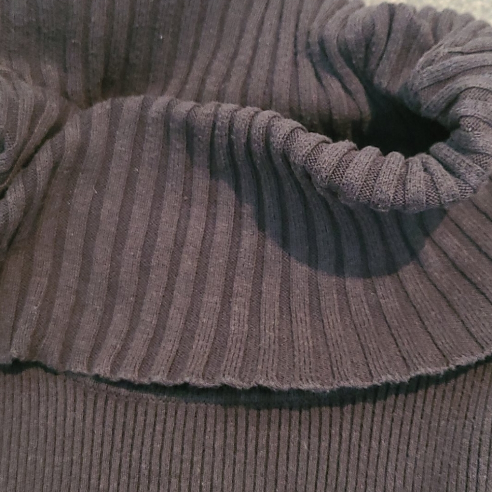 Sweater - Picture 3 of 3
